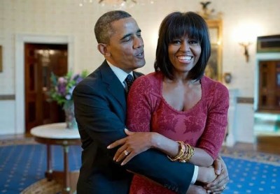 Michelle in Barak in Oval Office