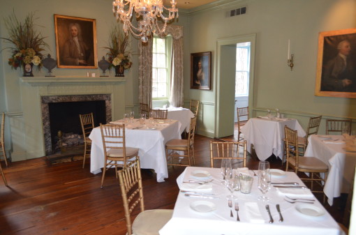 Olde Pink House dining