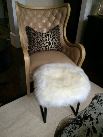 Sheepskin furry stool by Elle