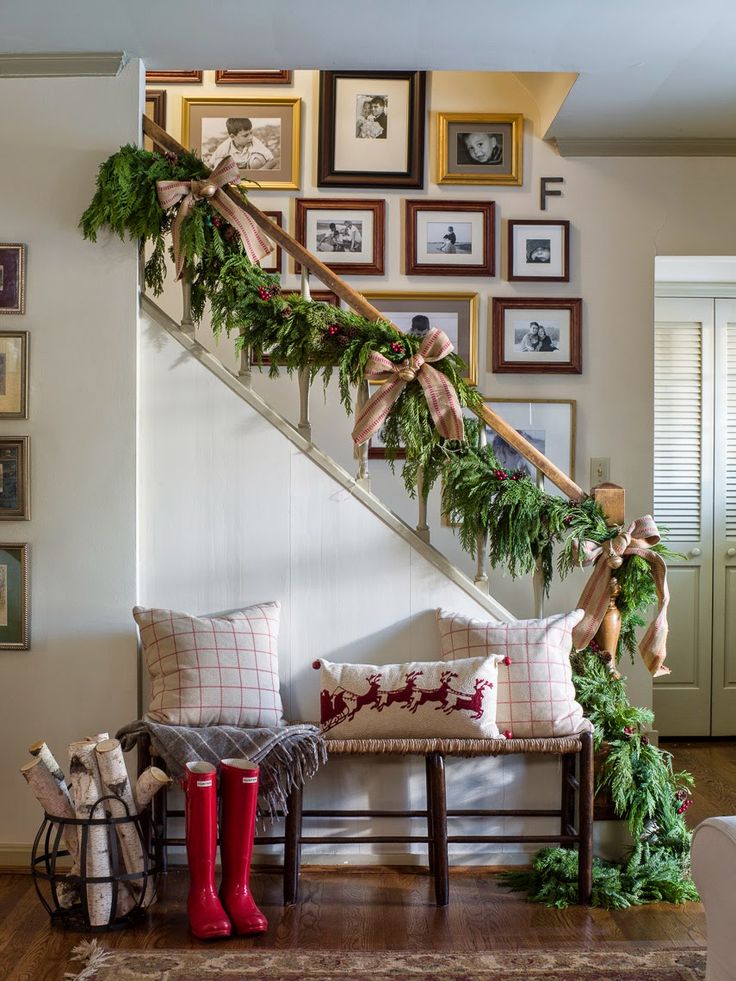 christmas decorations stairs & entry