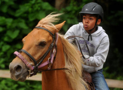 ebony-horsewomen-equestrian