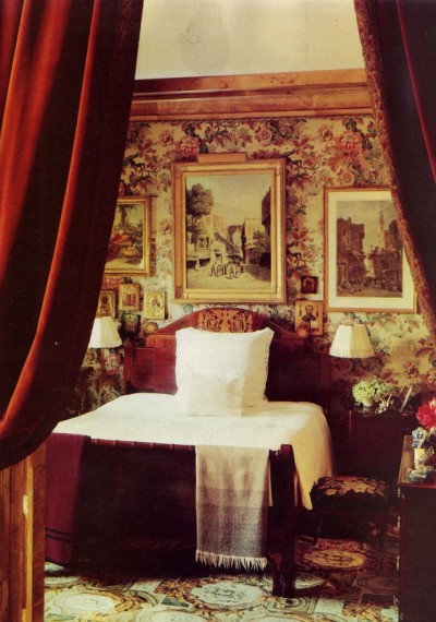 Vintage Marsala - ODR bedroom NYC apt