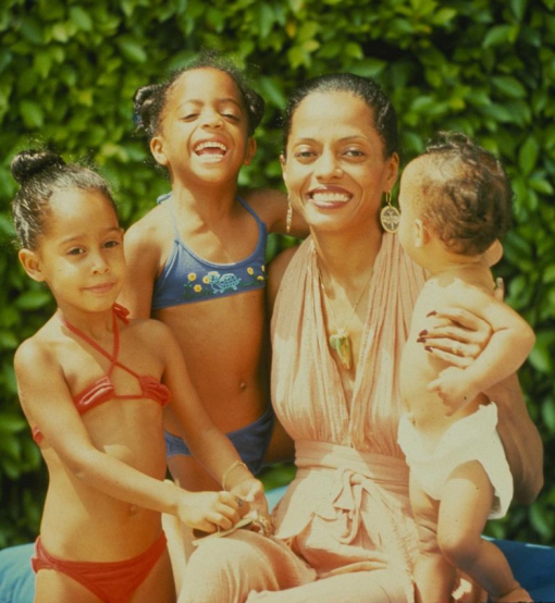 Diana Ross with her daughters