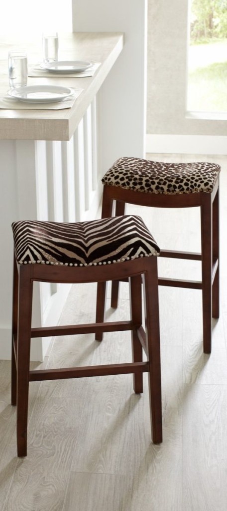 Animal patterned stools - Safari chic