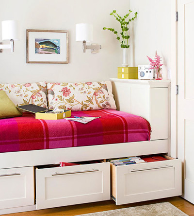 Colorful Daybed with storage - Small Space