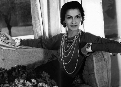 Coco Chanel costume pearls