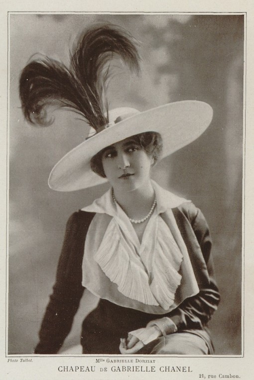 Mlle-Gabrielle-Dorziat-wearing-one-of-Chanels-first-hats_©Talbot_1912_Erfgoedbibliotheek-Hendrik-Conscience-Antwerpen-catalogusnrB-38257-kopie